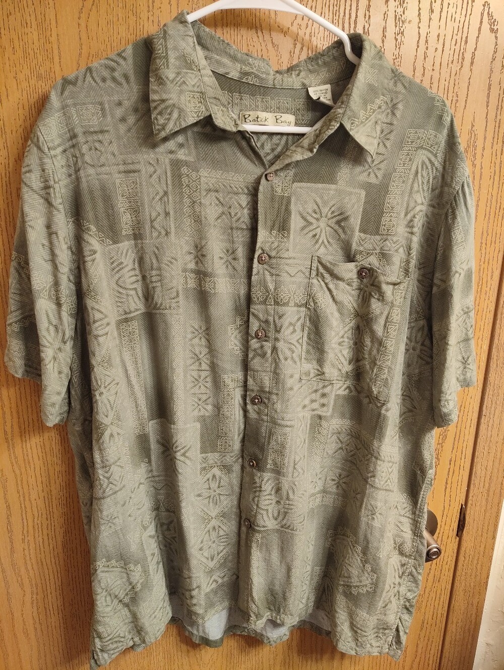 Batik Bay Men's Short-Sleeve Button-Down Shirt in Sage Green